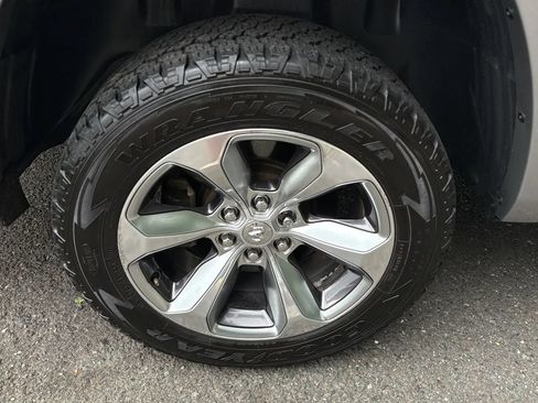 Used 2019 RAM 1500 Limited AWD/4WD image 11