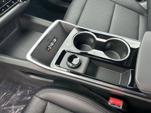 New 2026 Chevrolet Equinox LT w/ Convenience Package II image 18