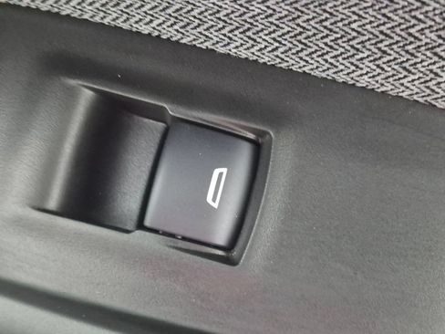 Certified 2023 Chevrolet TrailBlazer LT w/ Convenience Package FWD image 35