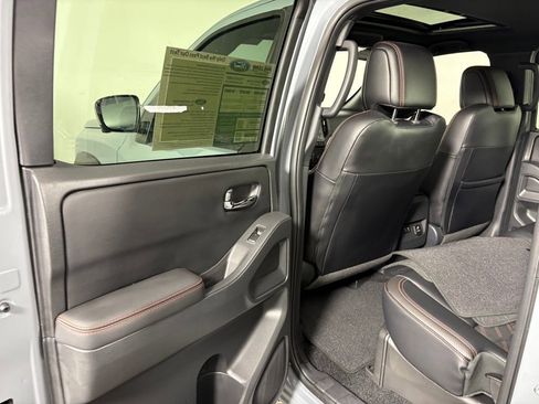Used 2025 Nissan Frontier PRO-4X w/ Pro Premium Package image 28