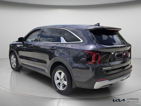 Certified 2026 Kia Sorento LX FWD image 8