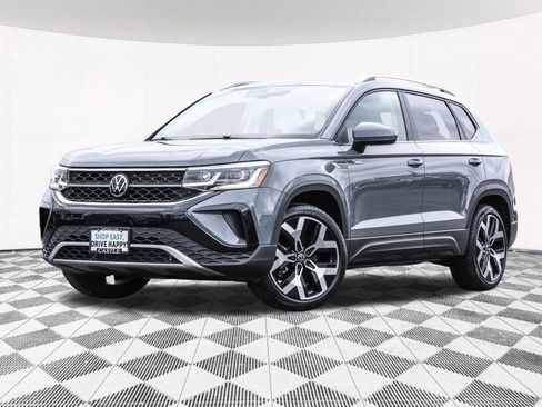 Used 2023 Volkswagen Taos SEL AWD/4WD image 2