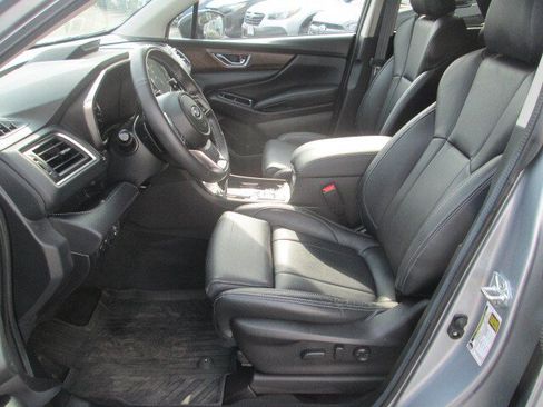 Used 2025 Subaru Ascent Touring w/ Popular Package #2 AWD/4WD image 9
