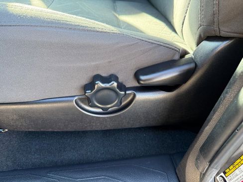 Used 2017 Toyota Tacoma TRD Sport image 27