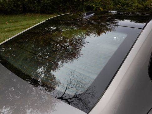 Used 2024 BMW 760i xDrive w/ Premium Package 2 image 10