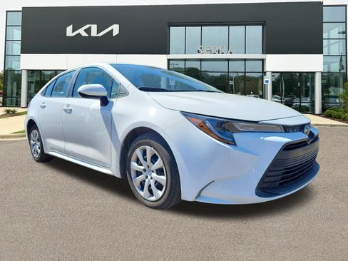 Used 2024 Toyota Corolla LE image 1