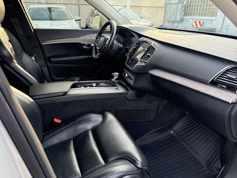 Used 2021 Volvo XC90 T6 Inscription w/ Protection Package Premier image 10