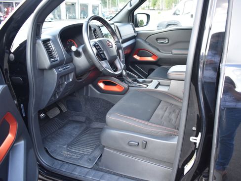 Used 2023 Nissan Frontier Pro-X w/ Technology Package image 12