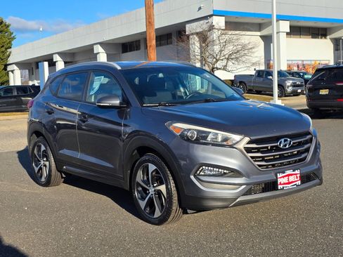 Used 2016 Hyundai Tucson Sport image 9