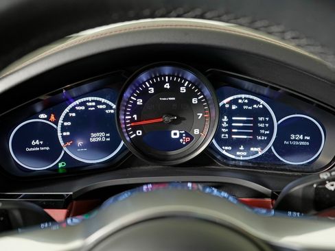 Certified 2023 Porsche Cayenne Platinum Edition image 22