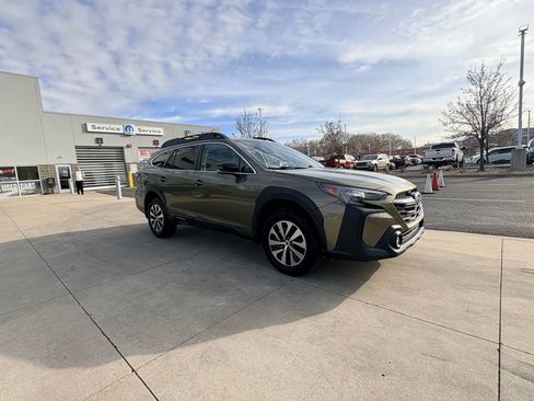 Used 2024 Subaru Outback Premium image 4