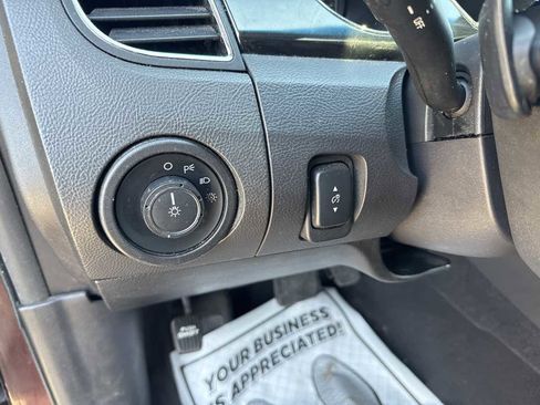 Used 2010 Ford Taurus Limited image 11