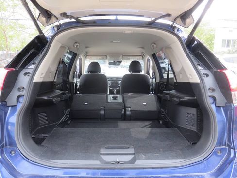 Used 2020 Nissan Rogue SV w/ Premium Package AWD/4WD image 25