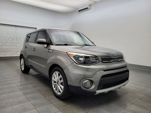 Used 2019 Kia Soul + image 13