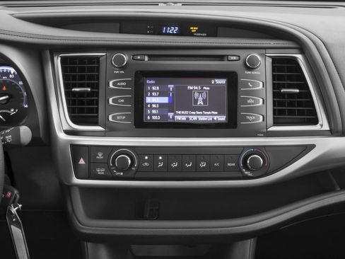 Used 2016 Toyota Highlander LE FWD image 7