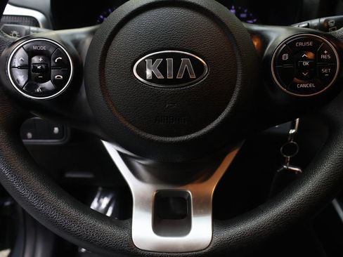 Used 2020 Kia Soul S FWD image 19