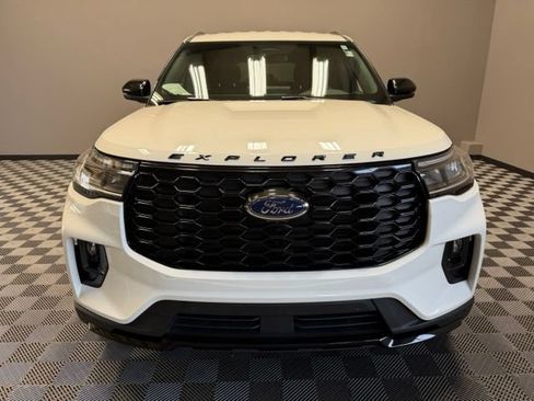 Used 2025 Ford Explorer ST-Line w/ Premium Package AWD/4WD image 4
