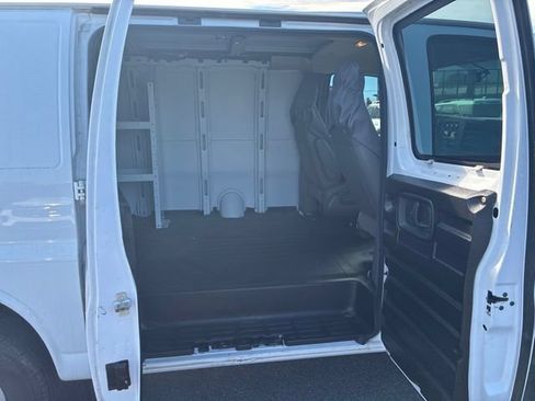 Used 2019 Chevrolet Express 2500 w/ Enhanced Convenience Package RWD image 8