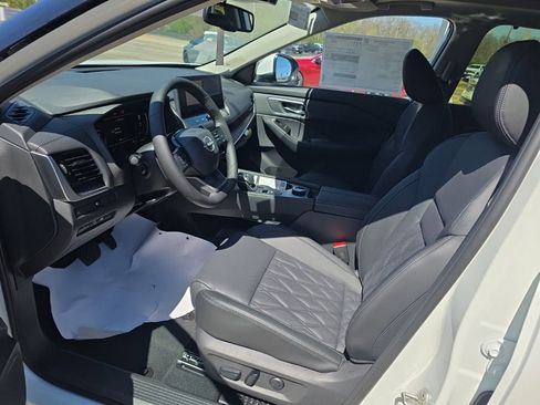 New 2026 Nissan Rogue Platinum image 15