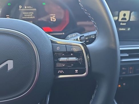 Certified 2025 Kia Sorento S w/ Panoramic Sunroof Package image 17