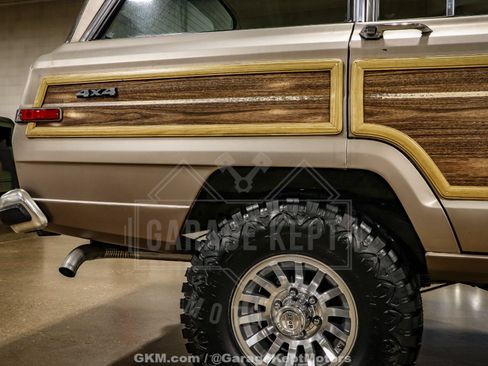 Used 1988 Jeep Grand Wagoneer AWD/4WD image 50