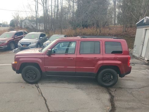 Used 2017 Jeep Patriot Sport w/ Power Value Group image 3