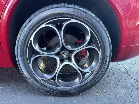 Used 2022 Alfa Romeo Stelvio Veloce image 19