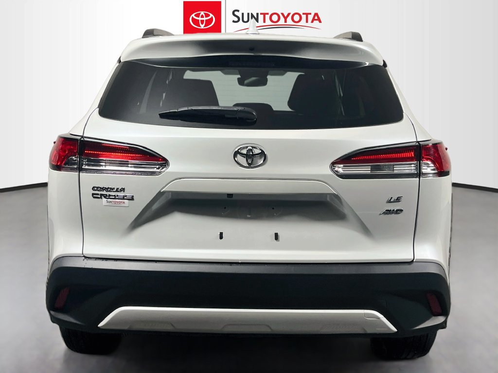 Used 2024 Toyota Corolla Cross LE AWD/4WD image 4