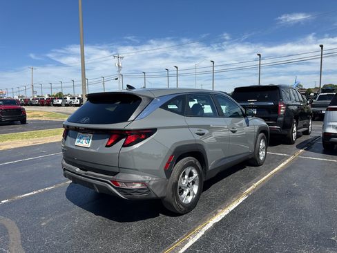 Used 2024 Hyundai Tucson SE FWD image 2