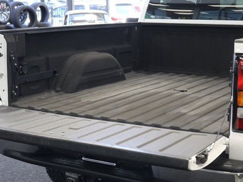 Used 2005 GMC Sierra 2500 SLE w/ Heavy-Duty Power Package AWD/4WD image 43