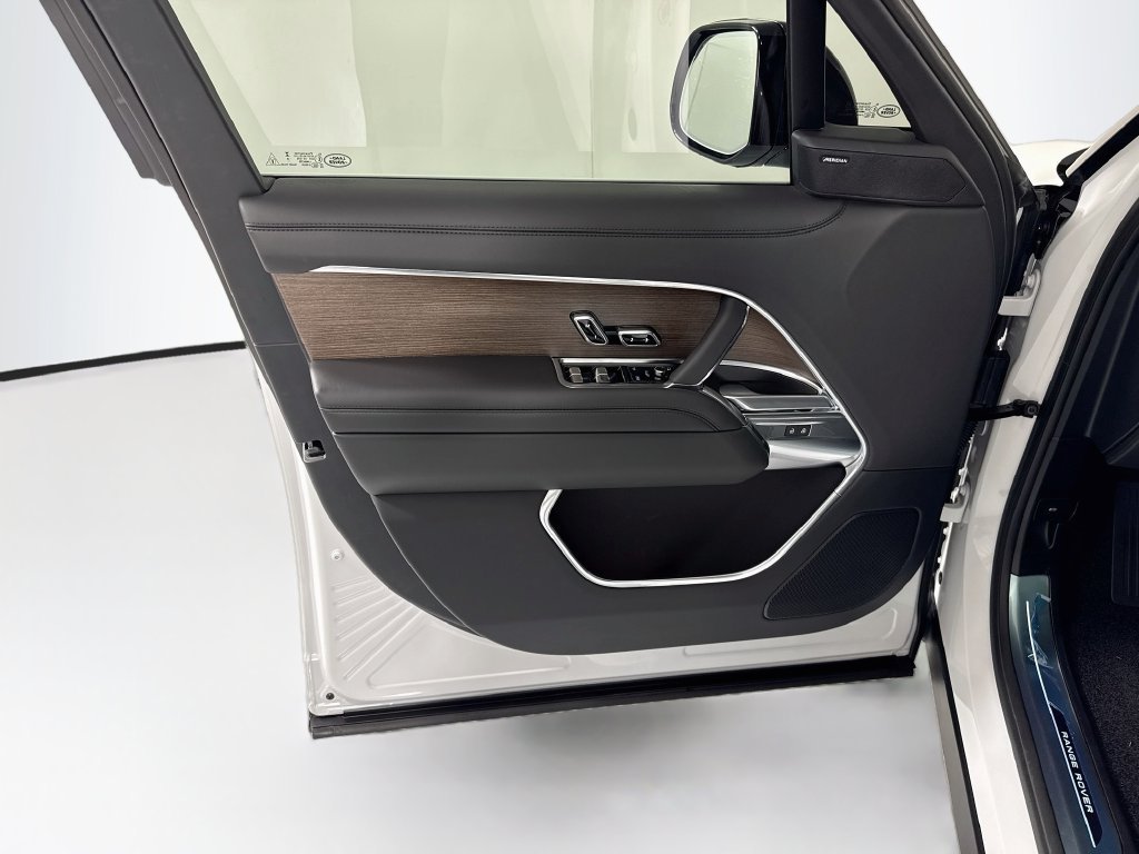New 2026 Land Rover Range Rover SE AWD/4WD image 25