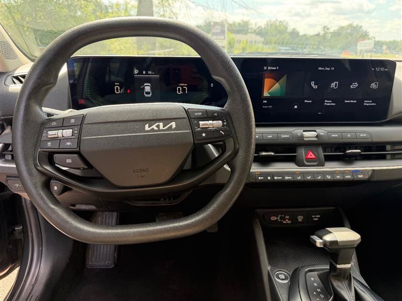 Used 2025 Kia K4 FWD image 10