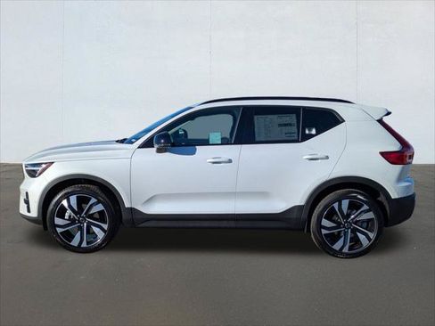 New 2026 Volvo XC40 B5 Ultra w/ Climate Package AWD/4WD image 3