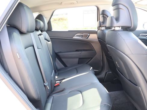Used 2025 Kia Sportage SX FWD image 11
