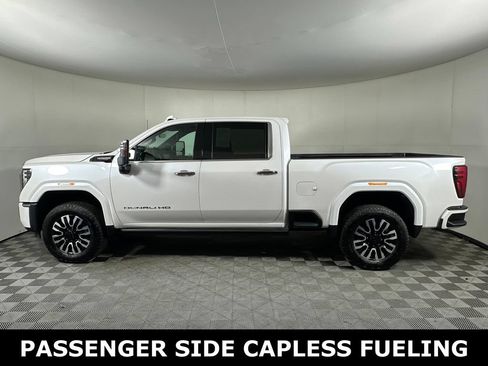 Used 2025 GMC Sierra 2500 Denali Ultimate AWD/4WD image 2