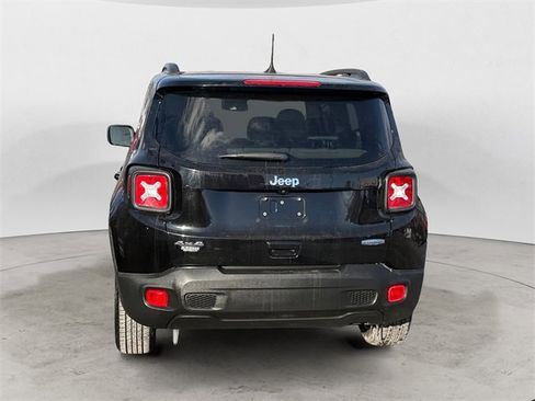 Used 2022 Jeep Renegade Latitude w/ Convenience Group image 4
