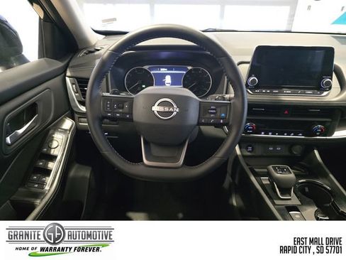 Used 2026 Nissan Rogue SV AWD/4WD image 14