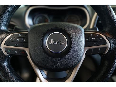 Used 2016 Jeep Cherokee Sport AWD/4WD image 18