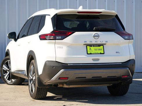 Used 2022 Nissan Rogue SL image 5