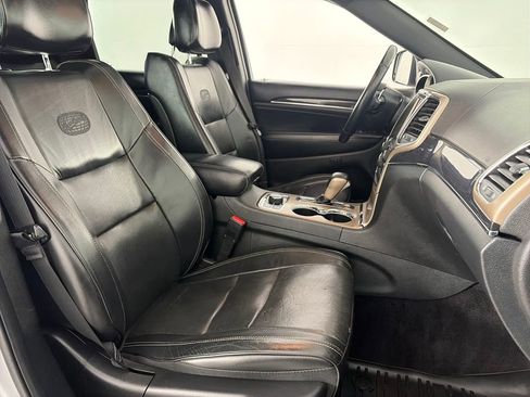 Used 2016 Jeep Grand Cherokee Overland image 32