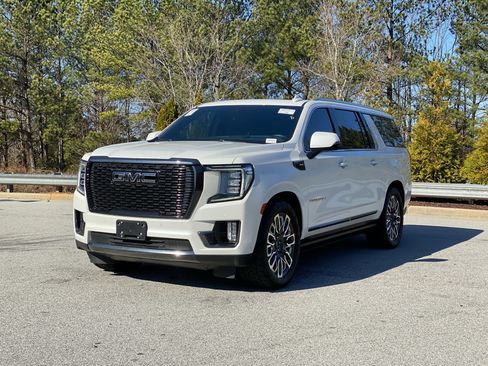 Used 2023 GMC Yukon XL Denali Ultimate image 13