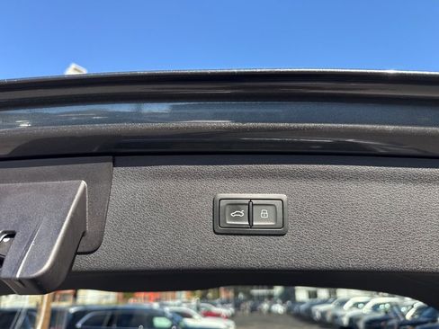 Used 2018 Audi Q3 2.0T Premium Plus w/ Premium Plus Package image 26