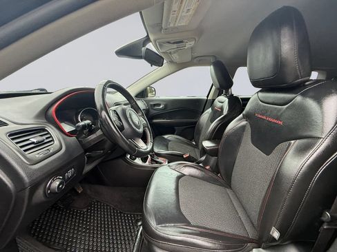 Used 2019 Jeep Compass Trailhawk w/ Cold Weather Group AWD/4WD image 11