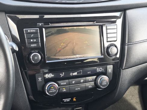 Used 2018 Nissan Rogue SV FWD image 23