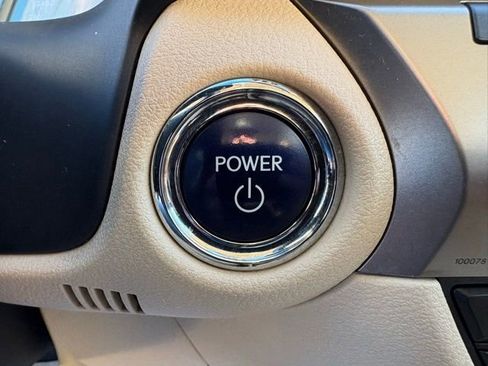 Used 2013 Lexus ES 300h image 19