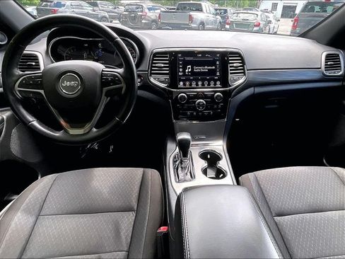 Used 2020 Jeep Grand Cherokee Laredo AWD/4WD image 21