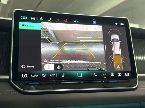 Certified 2026 Volkswagen Tiguan SE R-Line AWD/4WD image 18