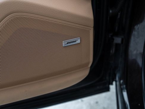 Used 2023 Porsche Cayenne Platinum Edition image 25