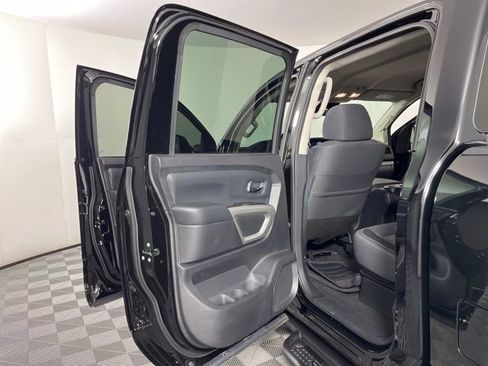 Used 2024 Nissan Titan SV w/ SV Convenience Package image 43
