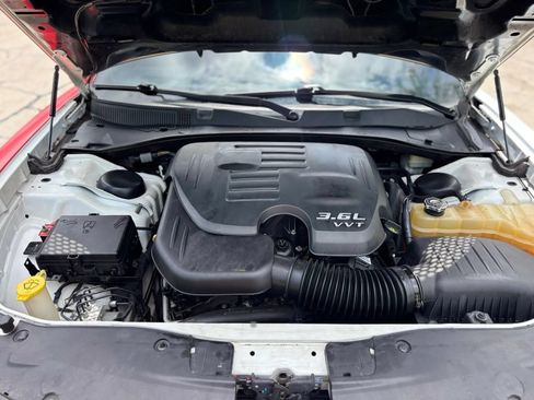 Used 2015 Dodge Charger SXT RWD image 12